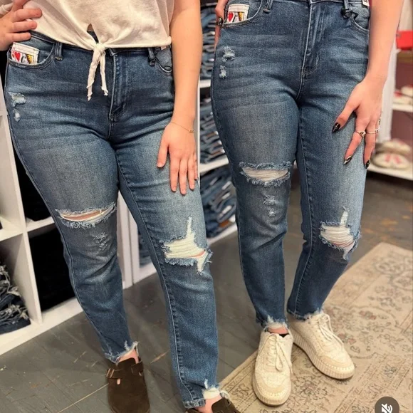 SOLD Queen of Hearts High Rise Boyfriend 7/28 - Picture 7 of 12